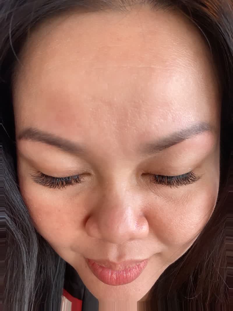 Lash extensions with softly defined eye makeup